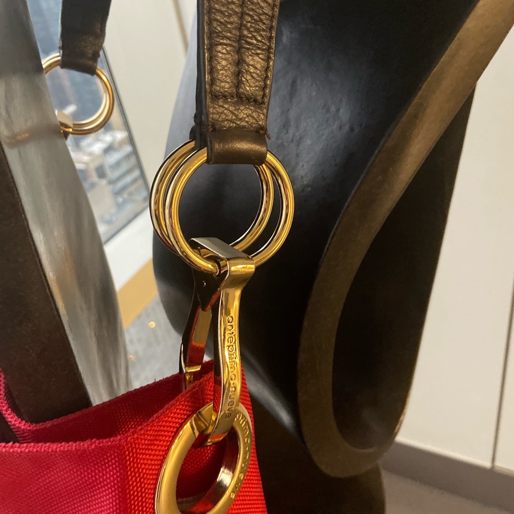 Red Bag - Picture 4 of 4